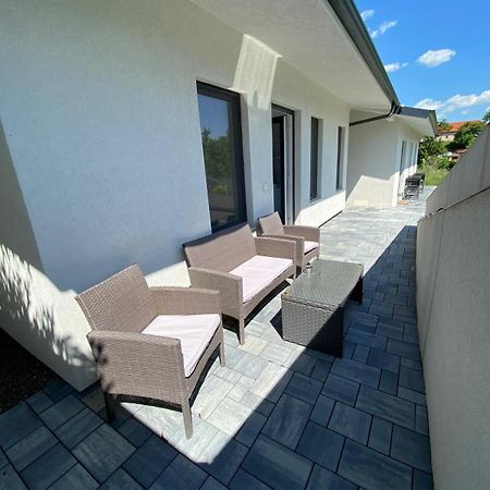 Kevin&Jessica Rooms Giarmata Экстерьер фото