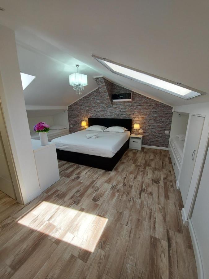 Kevin&Jessica Rooms Giarmata Экстерьер фото