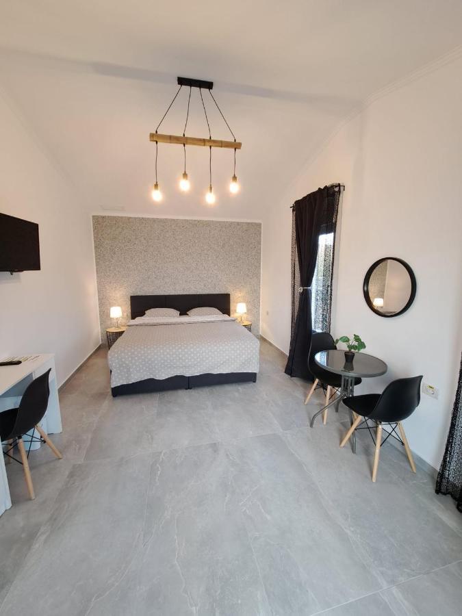 Kevin&Jessica Rooms Giarmata Экстерьер фото