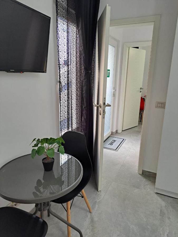 Kevin&Jessica Rooms Giarmata Экстерьер фото