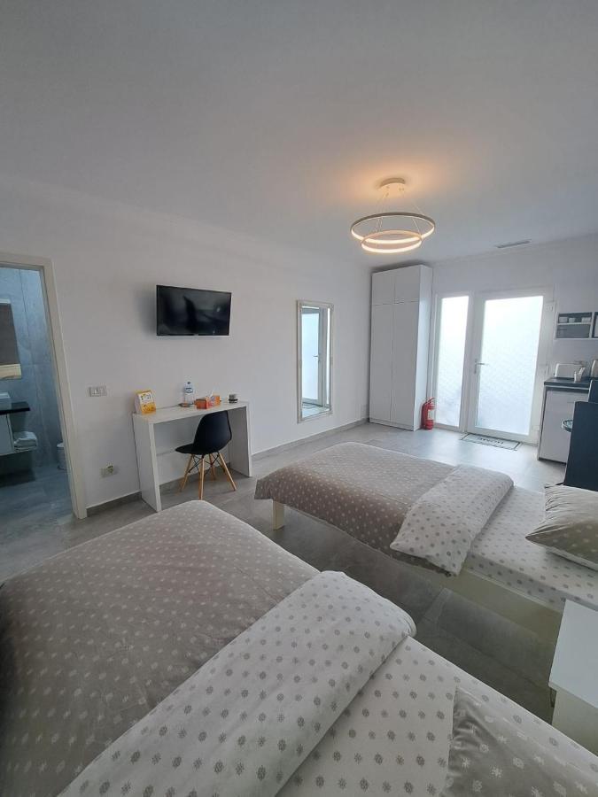 Kevin&Jessica Rooms Giarmata Экстерьер фото