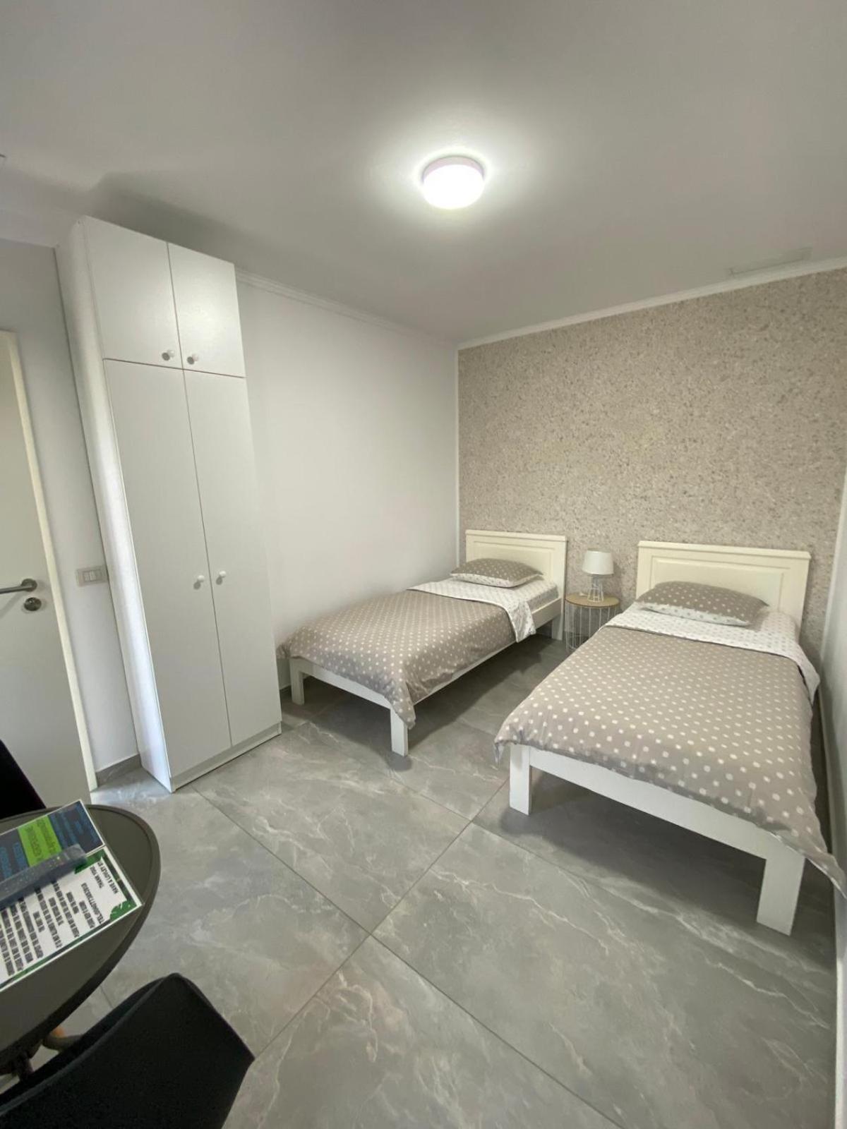 Kevin&Jessica Rooms Giarmata Экстерьер фото