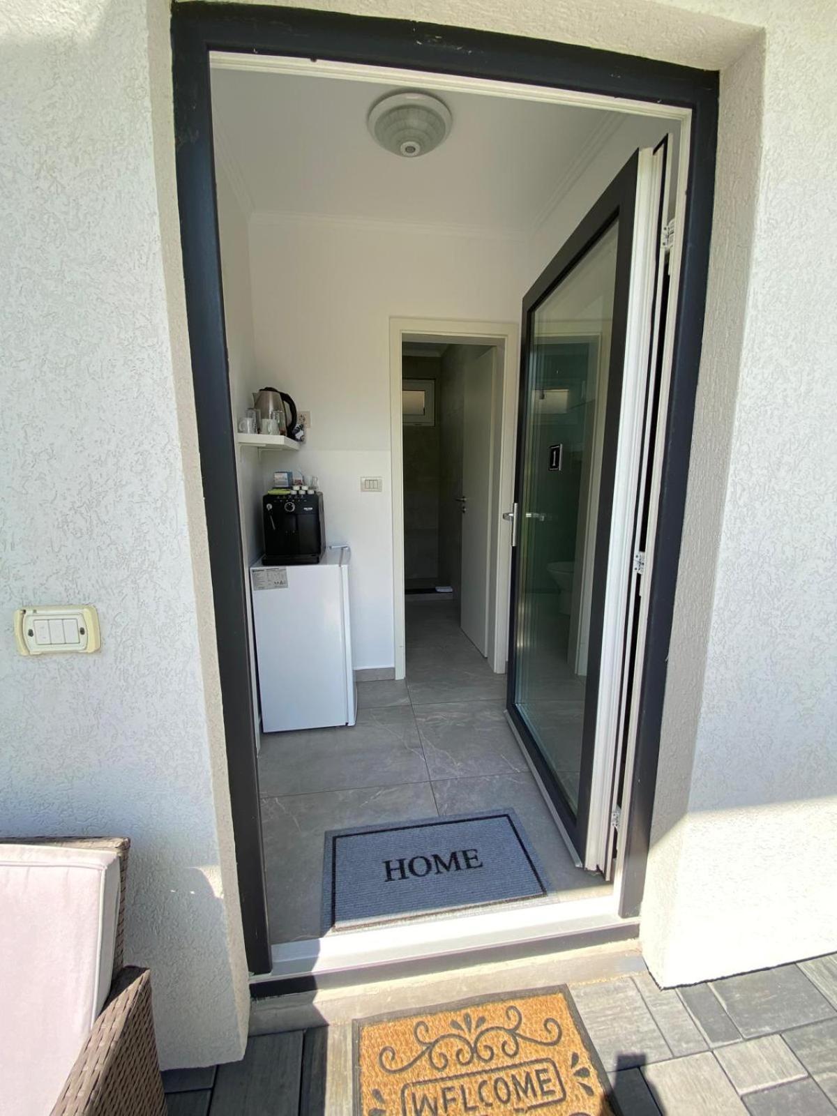 Kevin&Jessica Rooms Giarmata Экстерьер фото