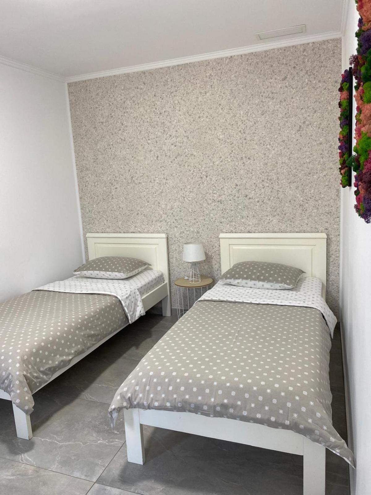 Kevin&Jessica Rooms Giarmata Экстерьер фото